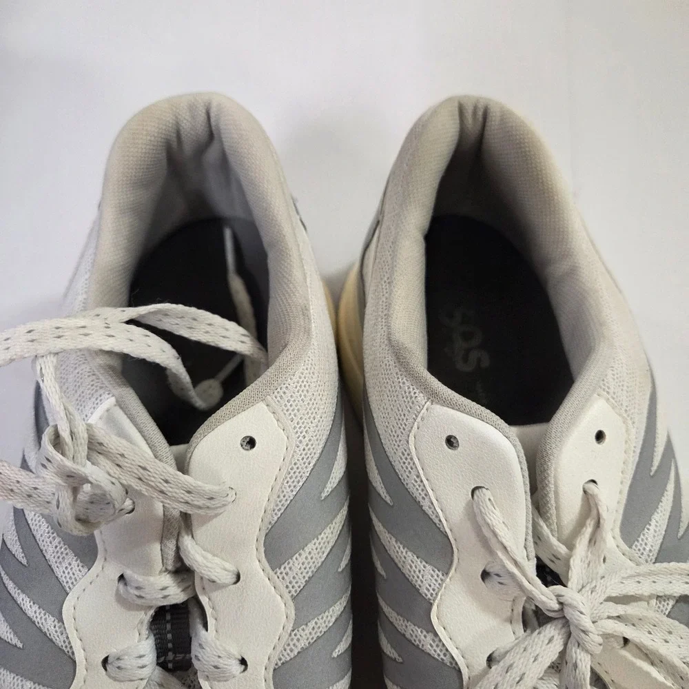 SAS Women's Athletic Shoes‎ White Silver Lace Up Comfort Walking Sneakers 9.5